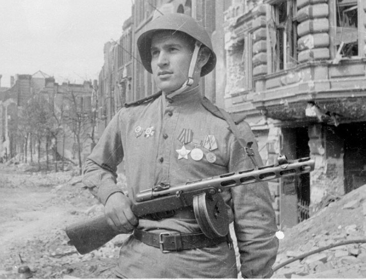 Солдаты ВОВ №57 - Сержант стрелковых частей в зимнем полевом обмундировании, 1943–1945гг.