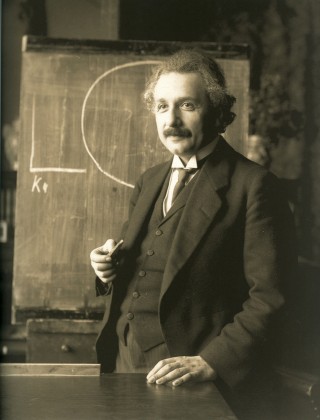 Einstein_1921_by_F_Schmutzer