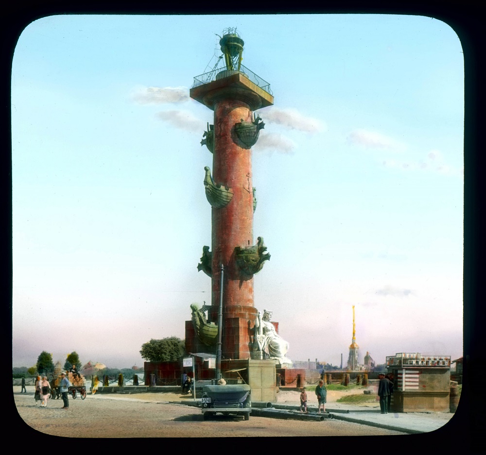 Ростральные колонны. фото Брэнсон Де Ку, 1931 год