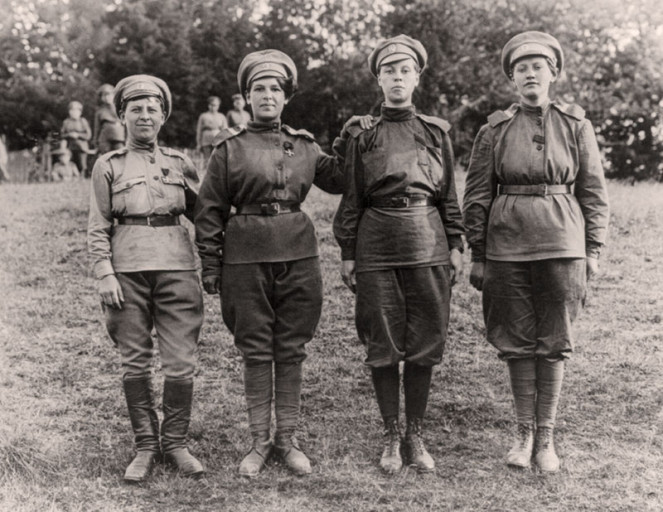 Женские боевые подразделения: какую роль они играли в военной истории
