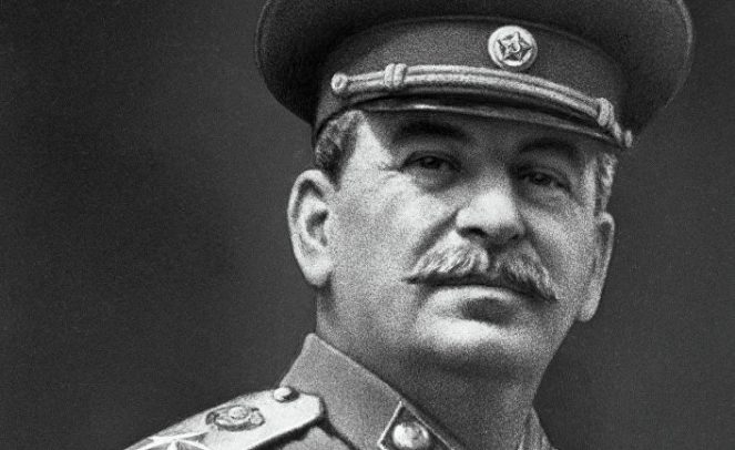 Что сделал Сталин, когда узнал о скором нападении Гитлера