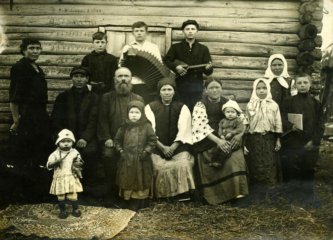 Крестьянская семья 19 века в России
