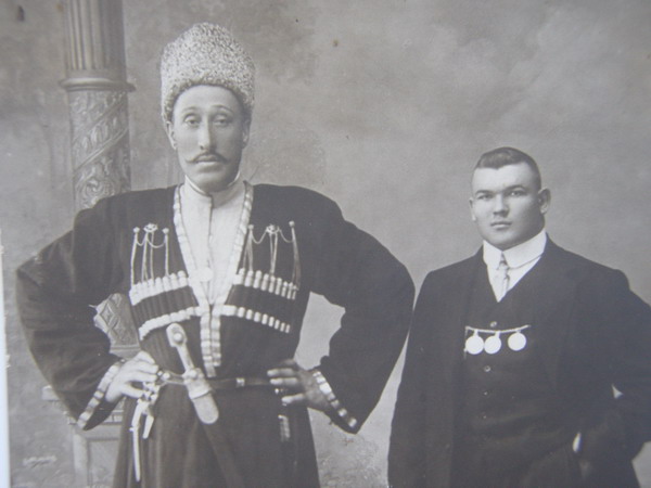 Русская и кавказец фото