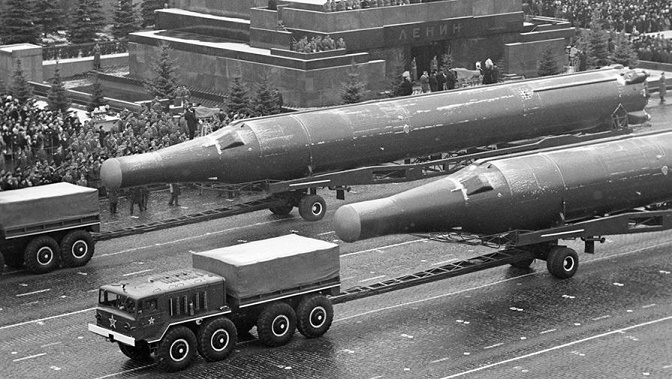 Почему при распаде СССР ядерное оружие осталось только в России - Русская  семерка
