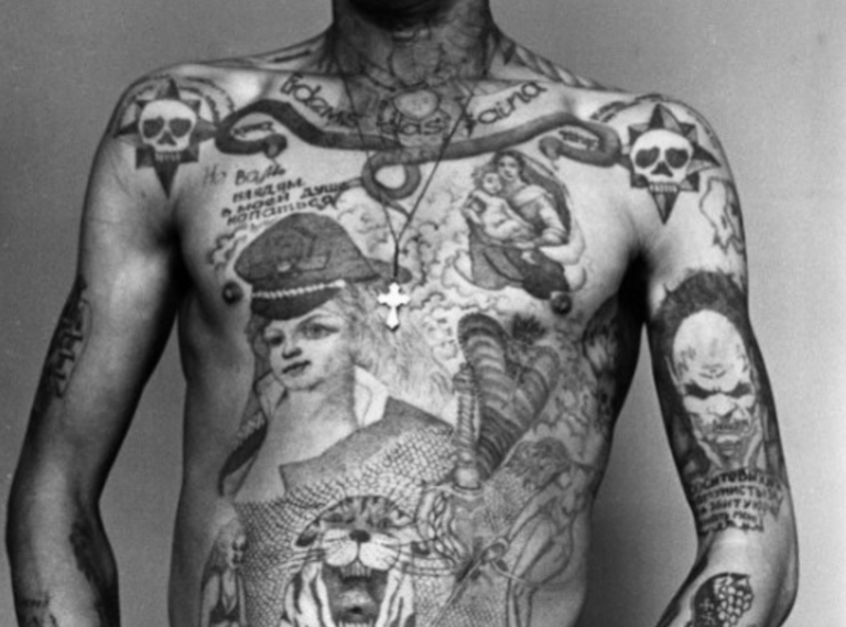 История татуировки в России