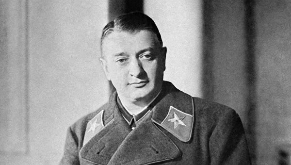 Зачем Гитлер сообщил Сталину, что немецкая разведка завербовала Тухачевского