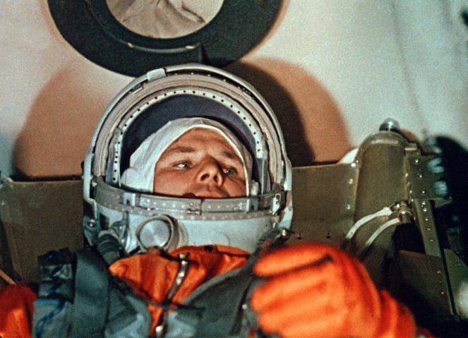 Зачем Юрию Гагарину для полёта в космос дали боевое оружие