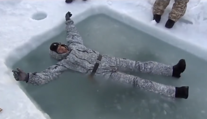 Валенки в прорубь: как российские солдаты выживают в арктические морозы