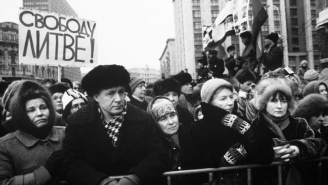 Зачем Горбачёв в 1990 году перекрыл поставки газа и продовольствия в Литву