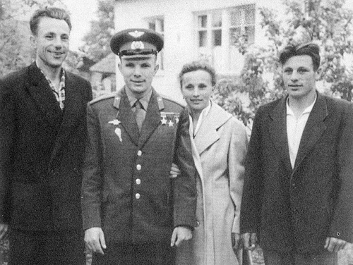 Что стало с братом и сестрой Юрия Гагарина, которых немцы угнали в Германию