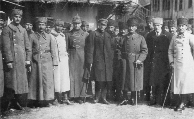 «Турецкому солдату от Красной Армии»: зачем СССР вооружал Турцию