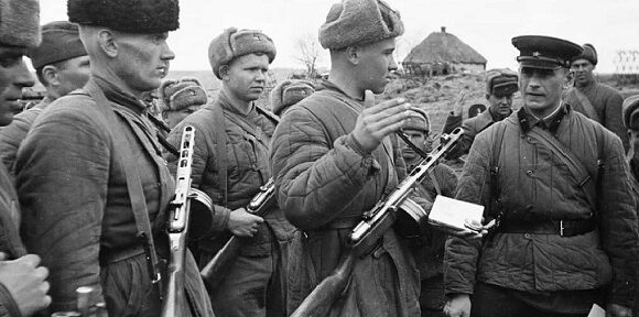 «Ватник»: как в Красной Армии полилась самая знаменитая зимняя форма