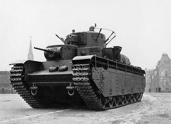 Т-35: как проявил себя в 1941 году самый грозный советский танк