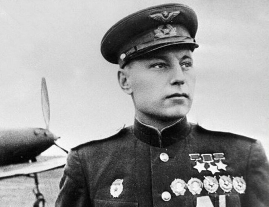 Александр Покрышкин: почему немецкие лётчики так боялись советского аса №2