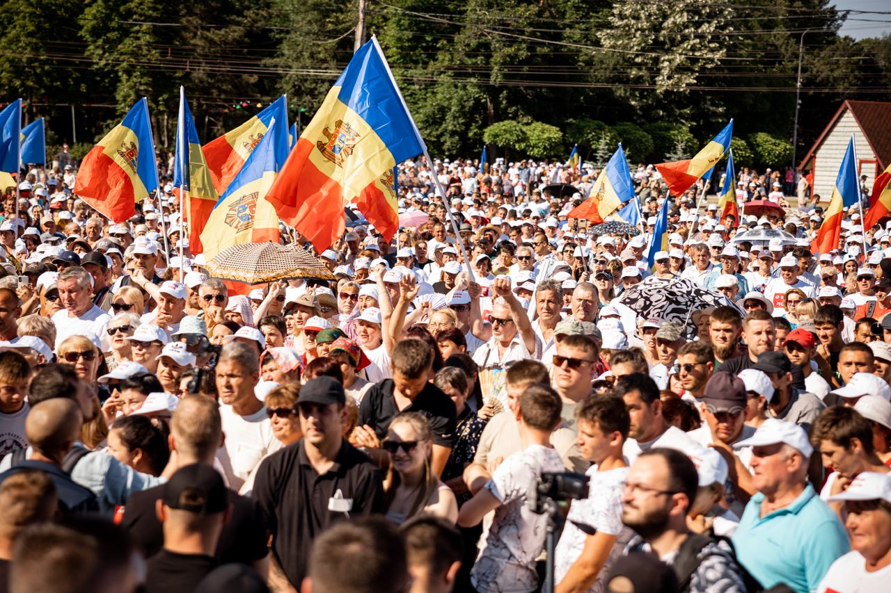 Молдавия 2023. Протесты в Молдавии 2022. Протесты в Молдавии 2022 Россия долой. Митинг в Кишиневе. Протесты в Молдове сейчас.