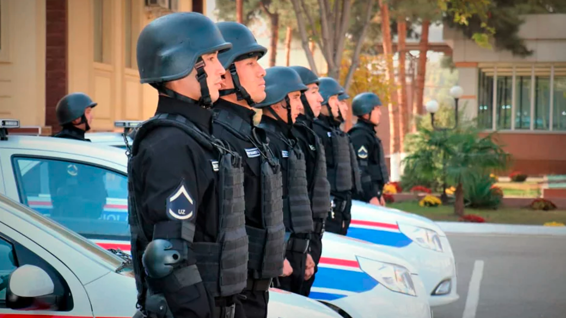 Введен комендантский. Протесты в Каракалпакстане (2022). Полиция Узбекистана. Беспорядки в Каракалпакстане. Национальная гвардия Республики Узбекистан.