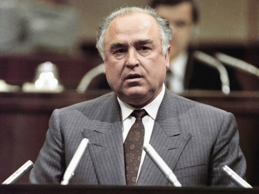 Премьер министр черномырдин. Черномырдин премьер министр. Черномырдин 1992.