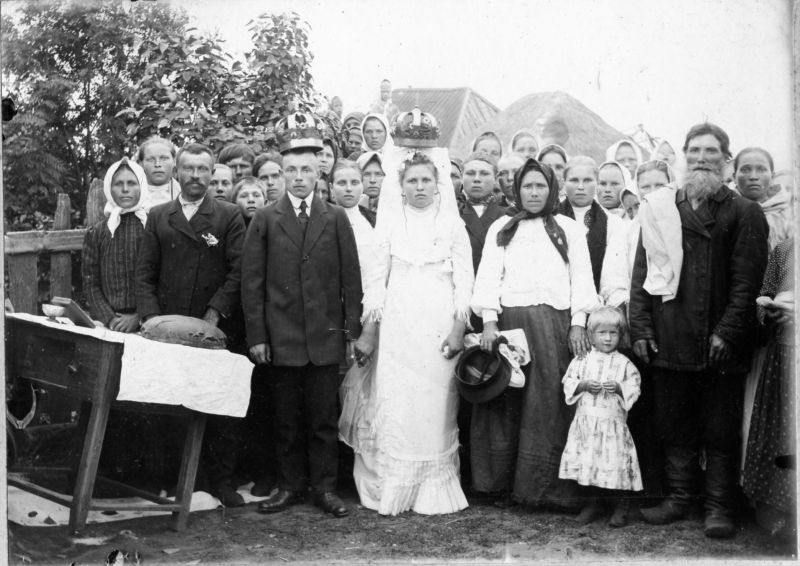 Разувание мужа: что должна была сделать русская жена сразу после свадьбы