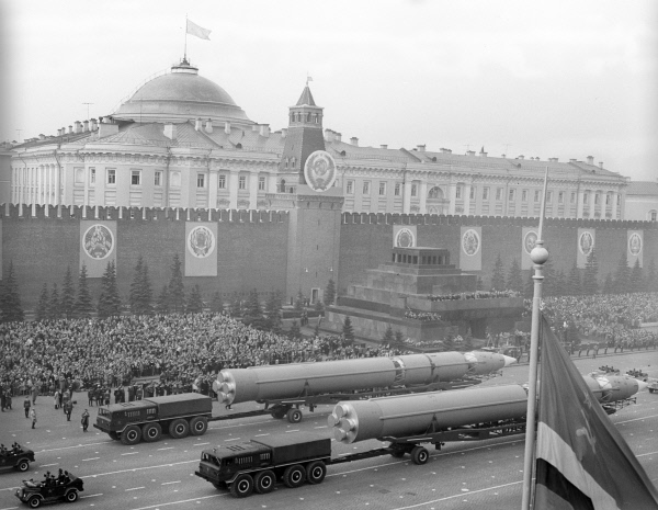 «Самый страшный парад Победы»: чем СССР так напугал США в 1965 году