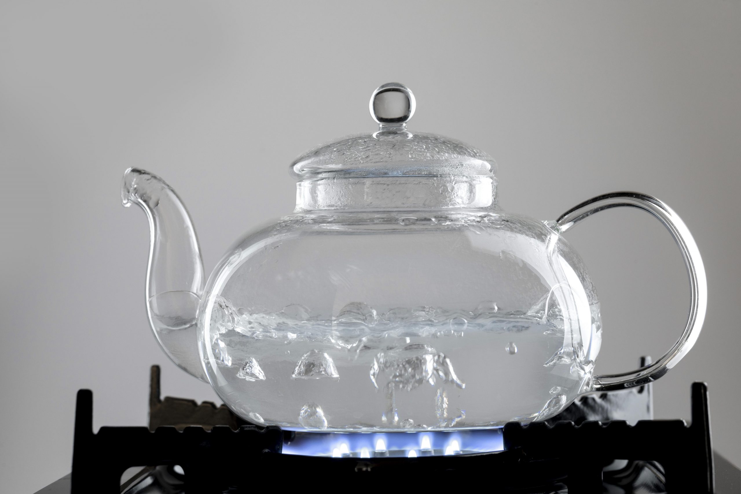 Через сколько кипячений питьевая вода становится ядовитой