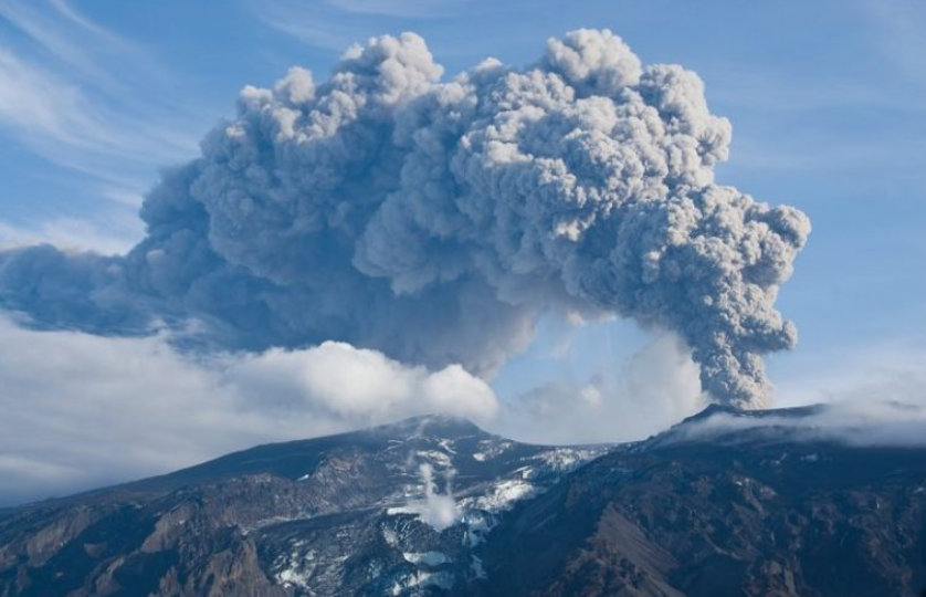 «Репетиция Апокалипсиса»: чем всех так напугало извержение вулкана Эйяфьядлайёкюдль в 2010 году