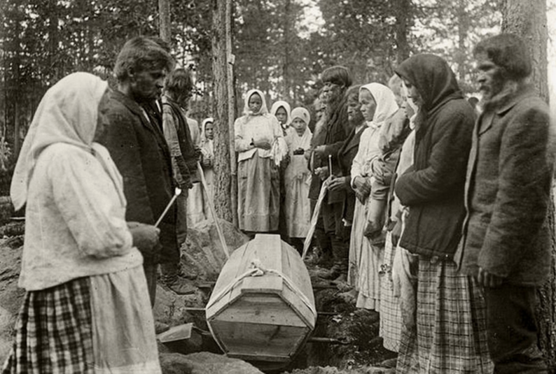 Почему женщин запрещено хоронить в брюках