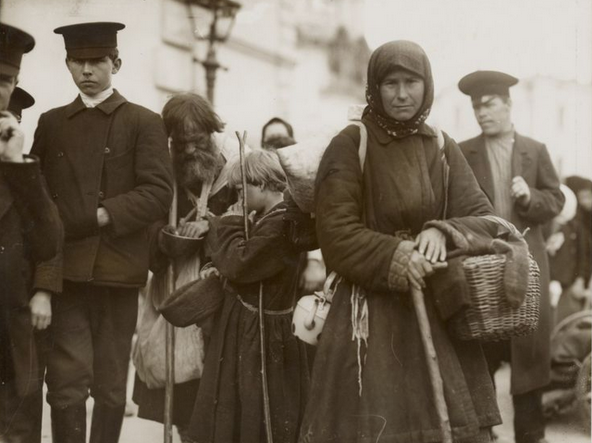 В какие дни русским было запрещено улыбаться